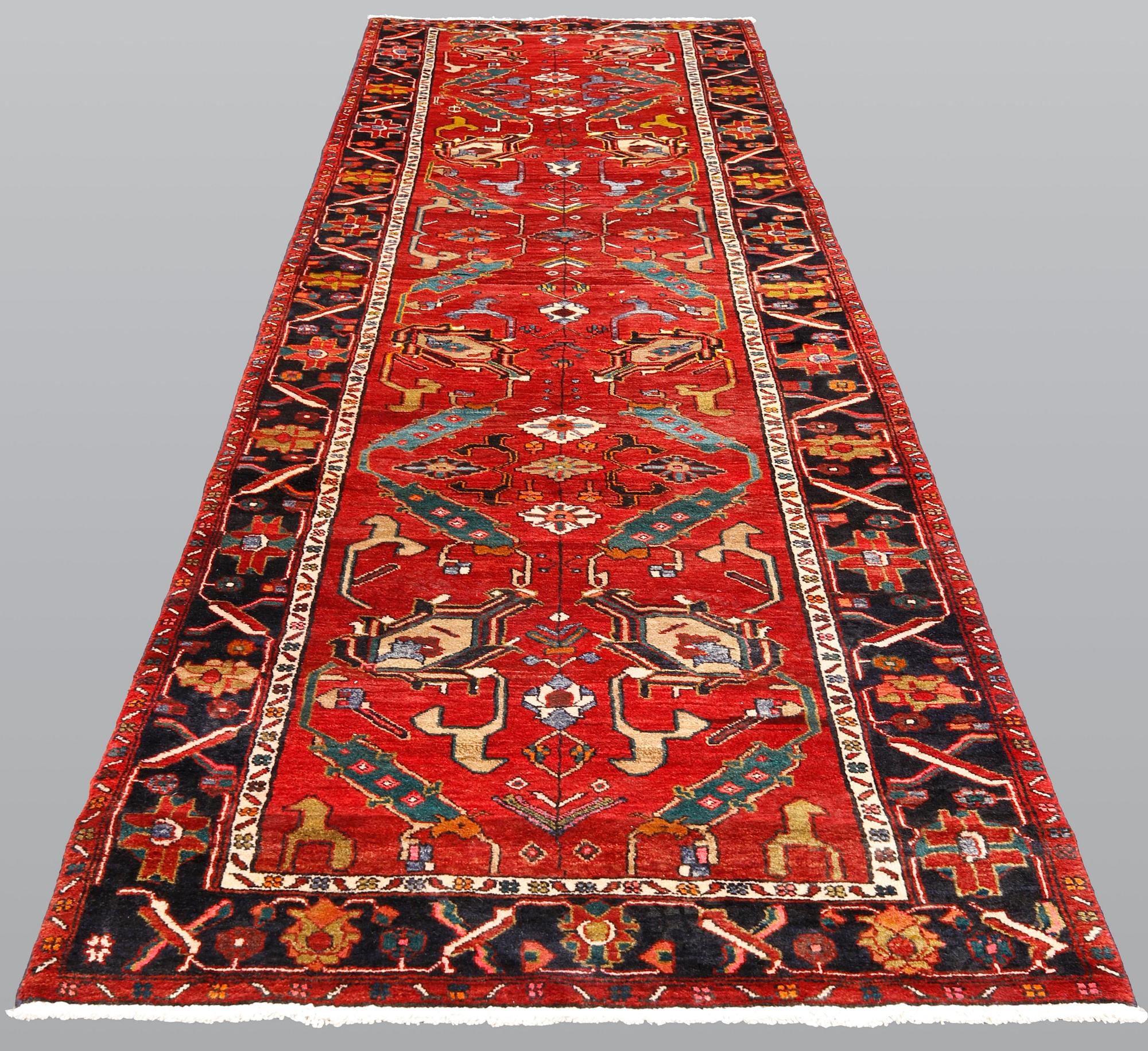 Gallerimatta, Täbris, ca 407 x 110 cm.