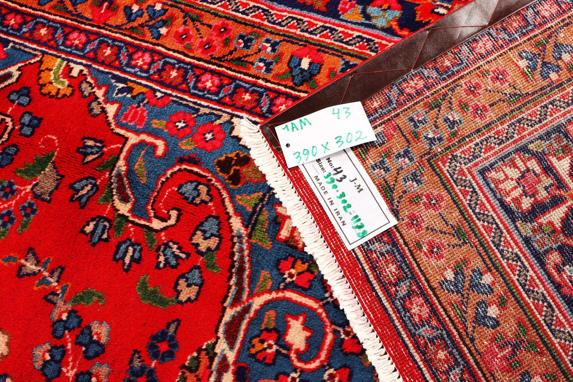 A Najafabad carpet, c. 390 x 302 cm.