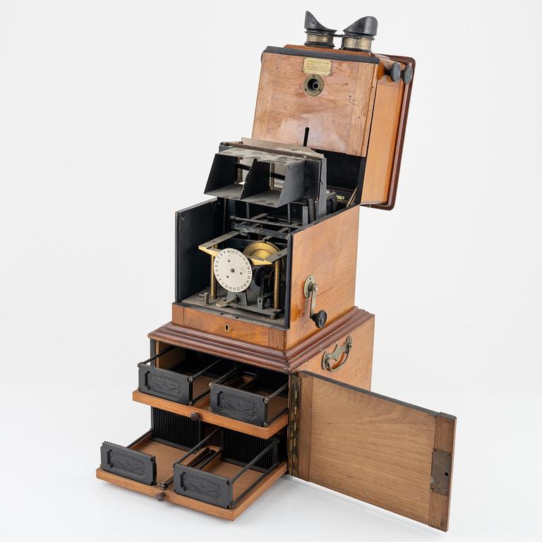 Mahogany tabletop stereoscope, circa 1900.