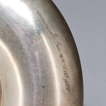 ÄGGKOPP, sterlingsilver, Wiwen Nilsson, 1945. Vikt ca 100g.