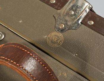 KOFFERT, 1900-talets första hälft.