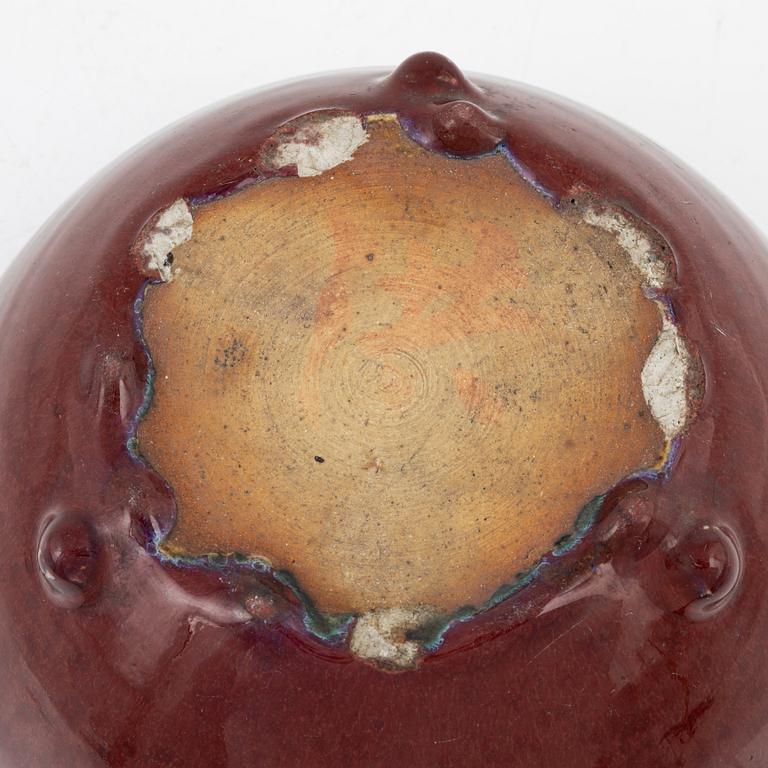 A ceramic bowl, late Qing Dynasty, around 1900.