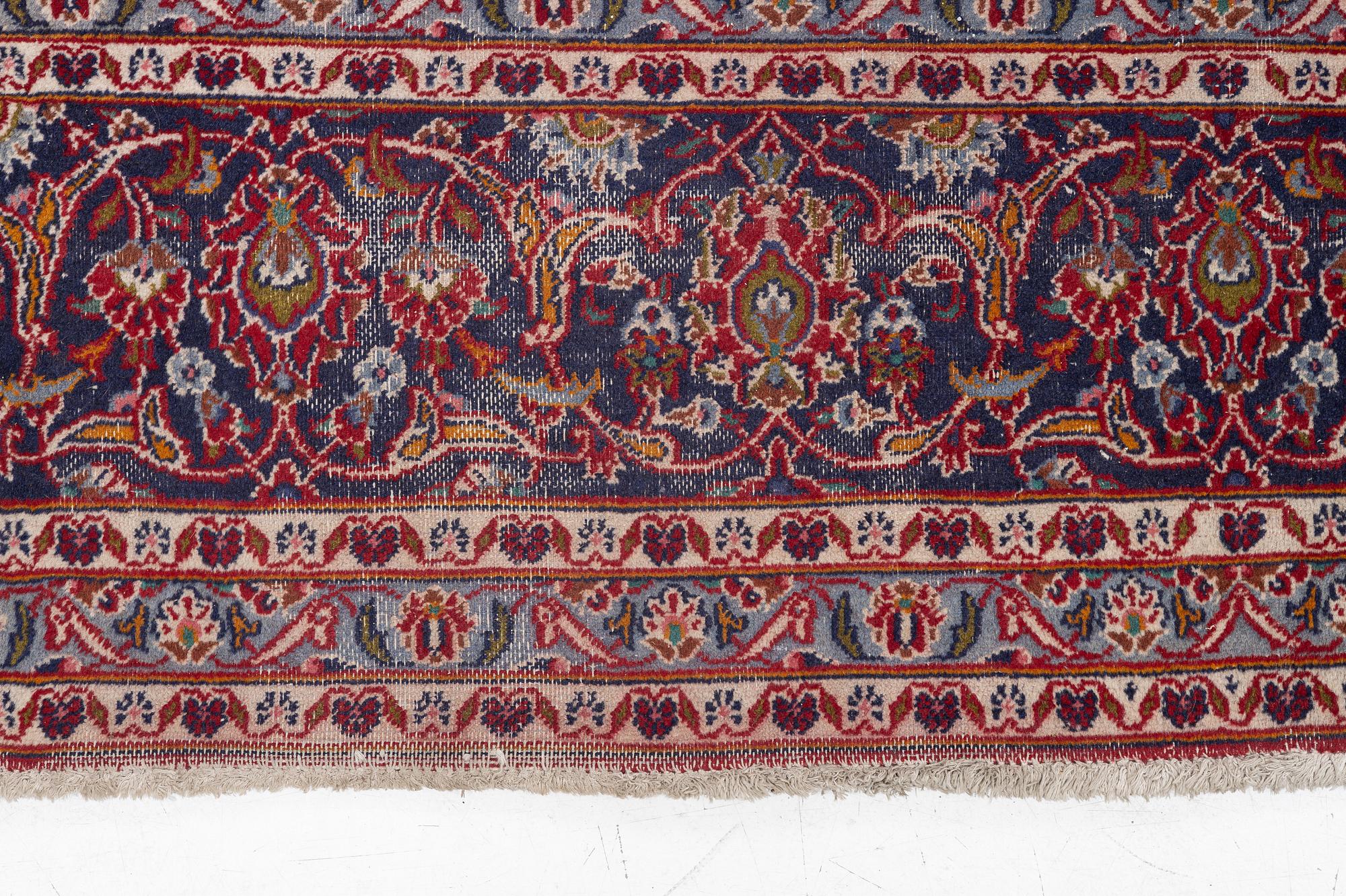 Matta, Meshed, ca 372 x 290 cm.