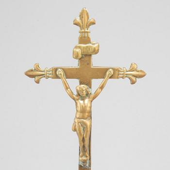 An 18th century bronze crucifix.