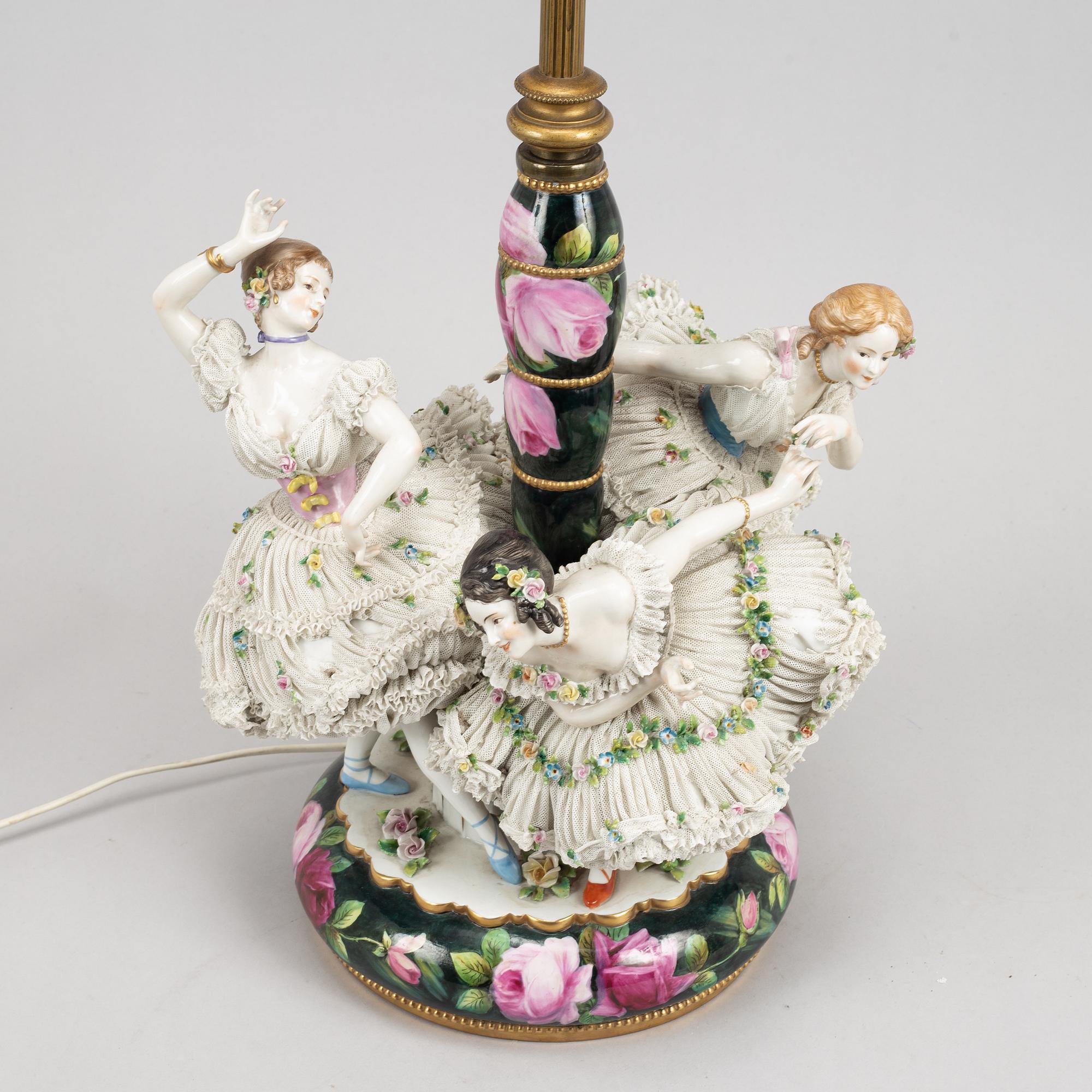 A porcelain table lamp, probably Germany, early 20th Century.