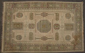 MATTA, semiantik. Ca 363 x 292 cm.