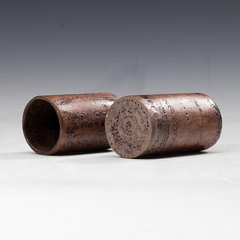 VASER, 2 ST. Sign. Bryk.