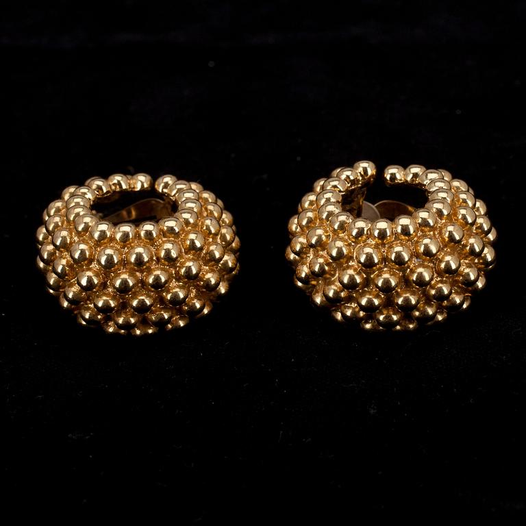 ÖRHÄNGEN, clips, Yves Saint Laurent.