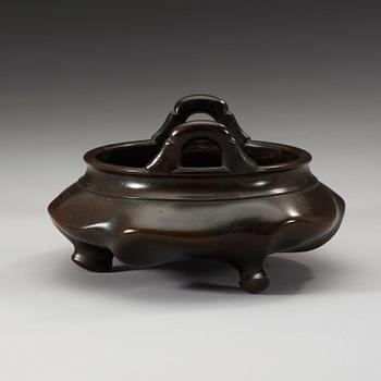 RÖKELSEKAR, brons. Qing dynastin med Xuande sex karaktärers märke.