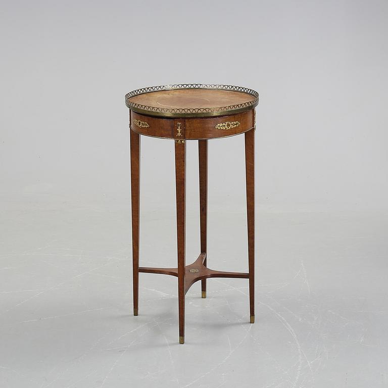 BORD, gustaviansk stil, 1900-tal.