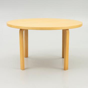 Alvar Aalto, a model 91dining table, Artek, Finland.