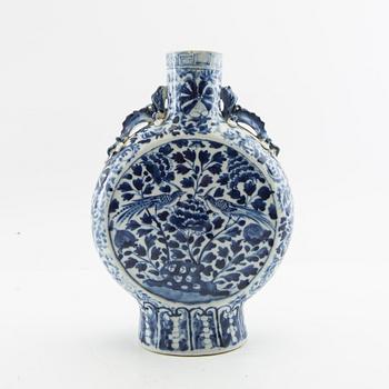 Pilgrim vase China circa 1900 porcelain.