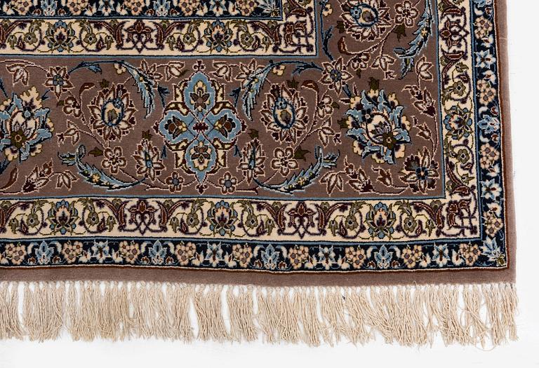 Matta, semiantik Isfahan, ca 241 x 151 cm.