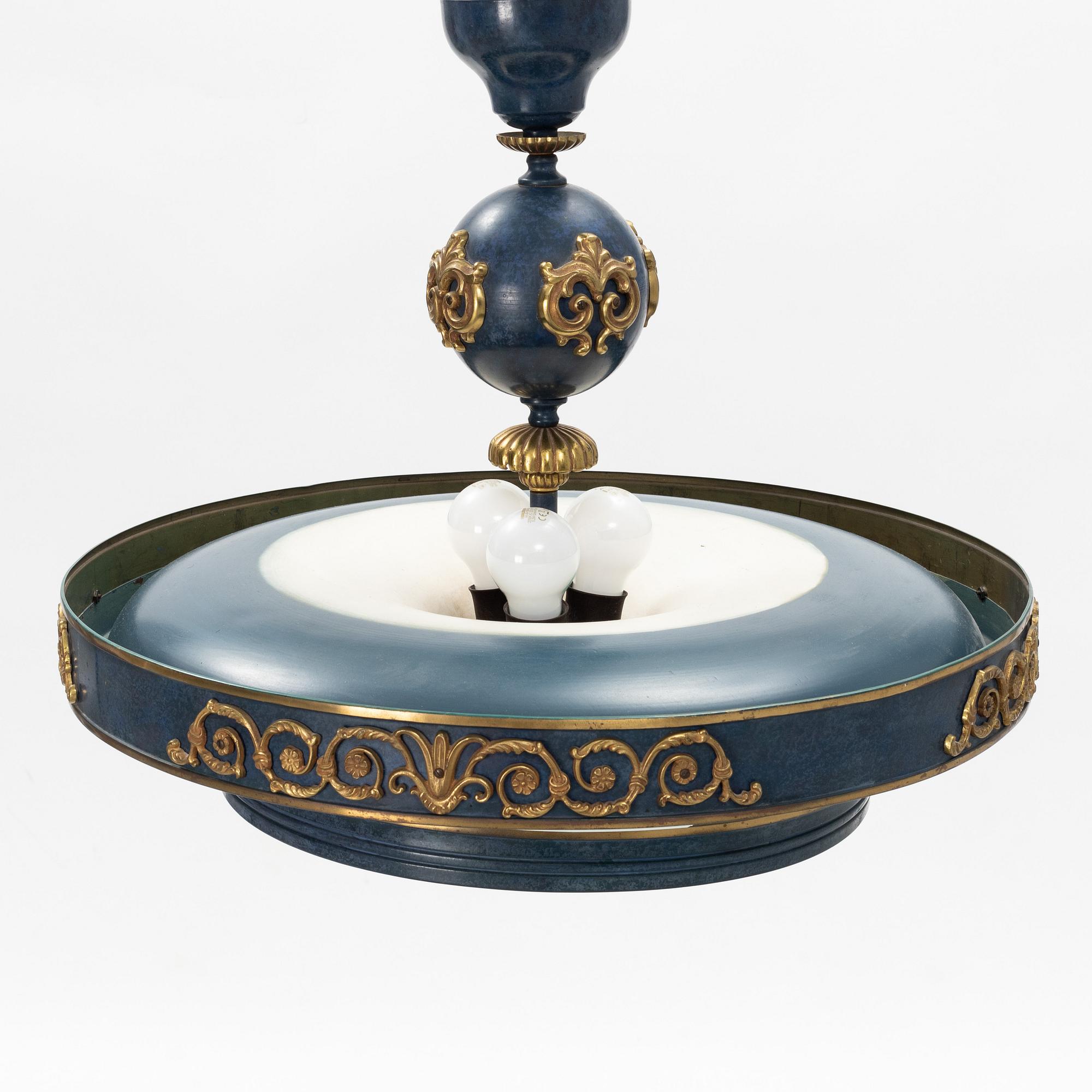 A 1930's ceiling lamp.