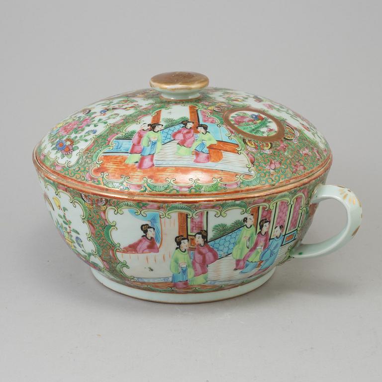 A CHINESE PORCELAIN POTTY, Canton, mid 19th century.