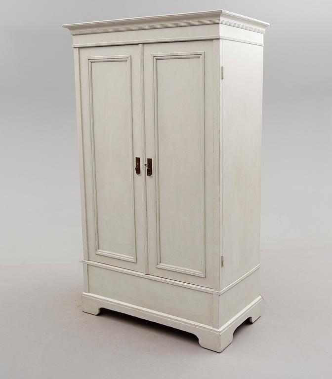 KLÄDSKÅP, 1900-talets början.