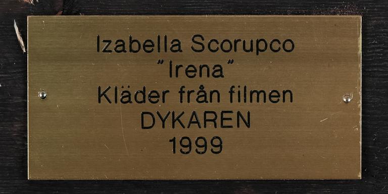 KLÄNNING, inramad, från filmen Dykaren, 1999.