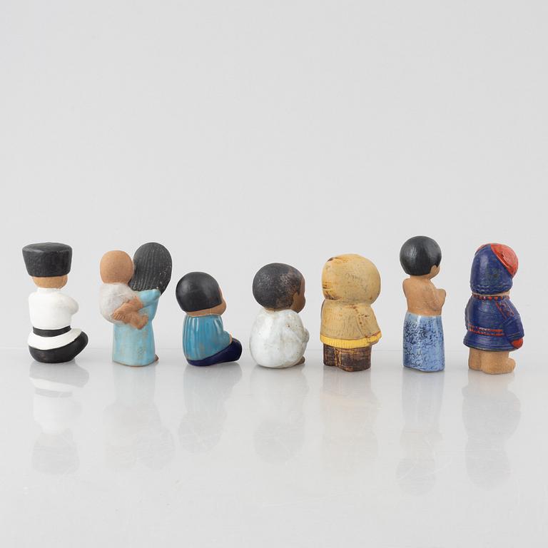 Lisa Larson, figuriner, 7 st, stengods, ur serien "All världens barn", Gustavsberg.