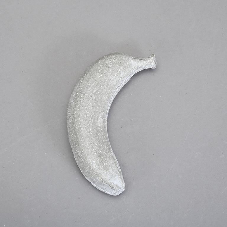 YLVA KULLENBERG, betong och papper, ej signerad.