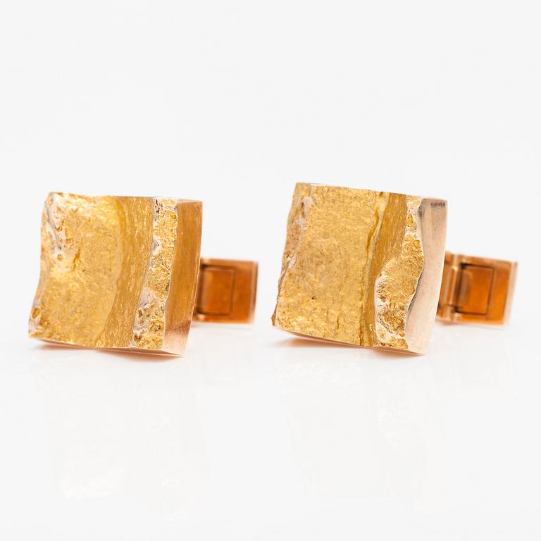 BJÖRN WECKSTRÖM, A pair of 14K gold cufflinks "Ravines". Lapponia 1972.