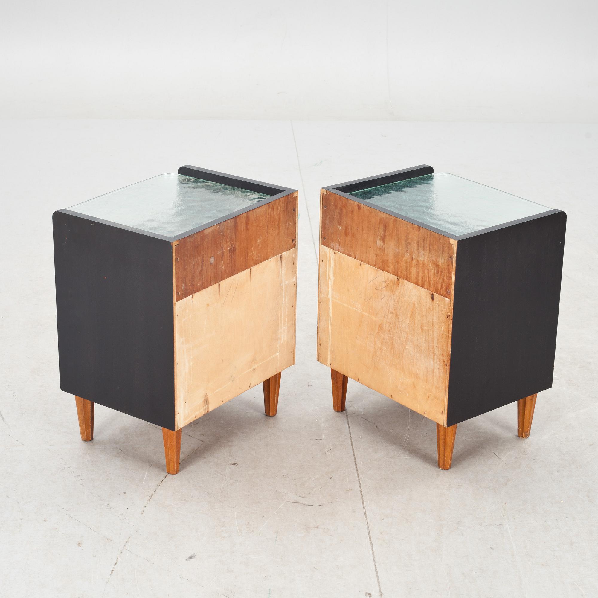 SÄNGBORD, ett par, 1900-talets mitt.