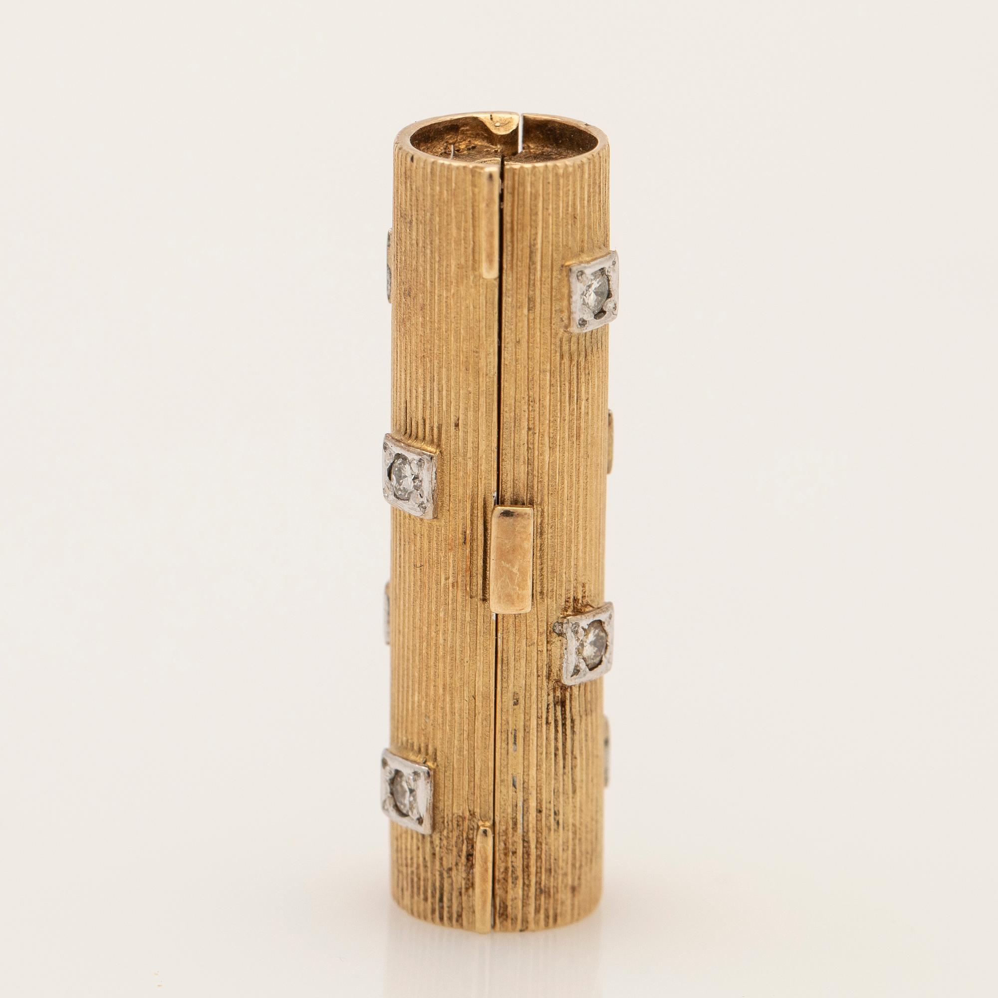 Ole Lynggaard, Pendant, 18K gold and diamonds.