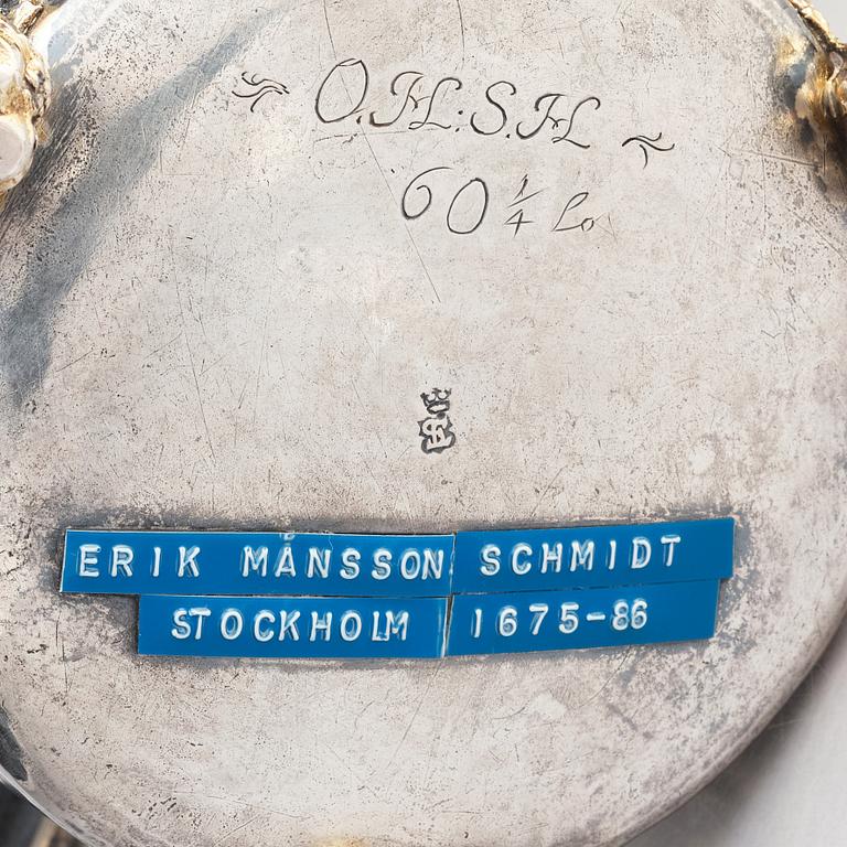Erik Månsson Schmidt, dryckeskanna, delvis förgyllt silver, Stockholm (verksam 1675-1686). Barock.