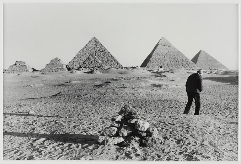 Duane Michals, "I Build a Pyramid", 1978.