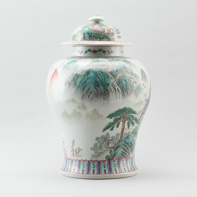 LOCKURNA, porslin, Kina, 1900-/2000-tal.