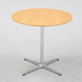 Arne Jacobsen, bord, "A622", Fritz Hansen, Danmark, 2008.