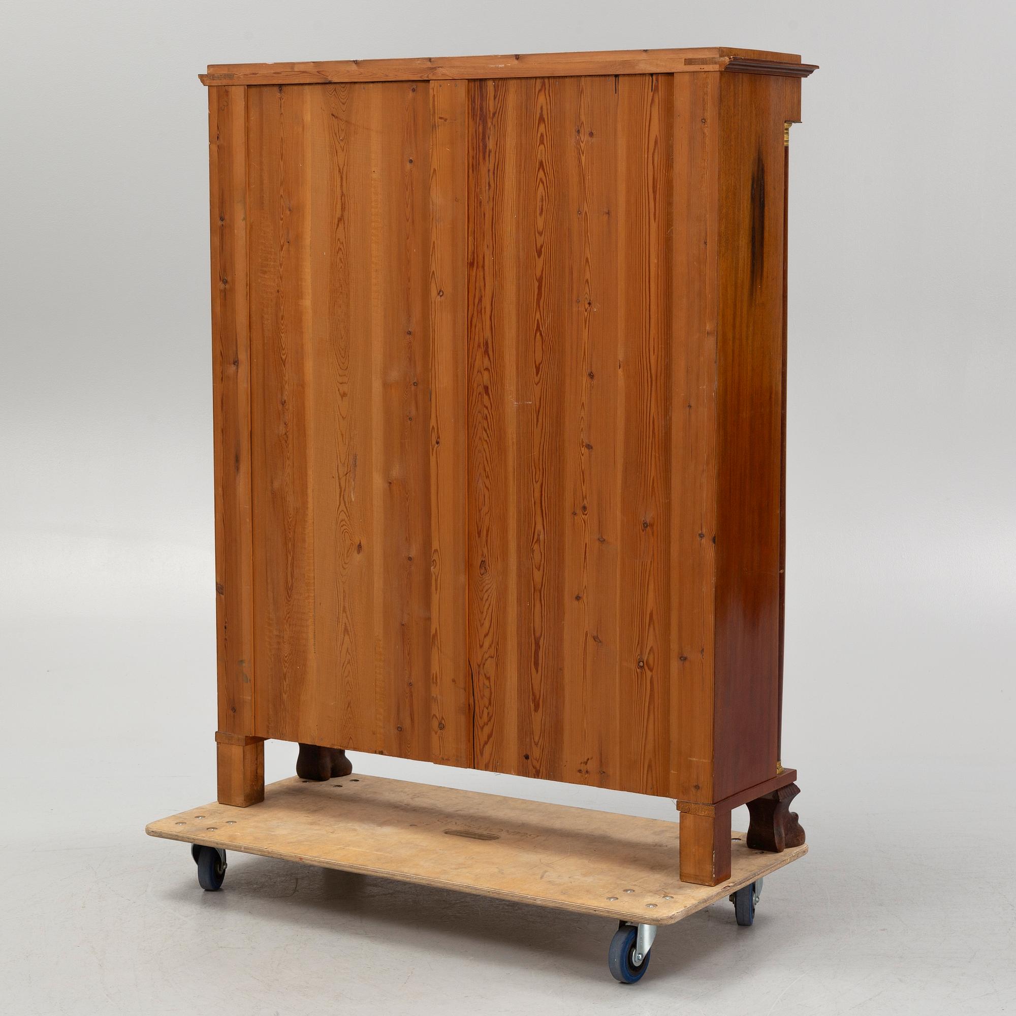 Bokhylla, empirestil, tidigt 1900-tal.