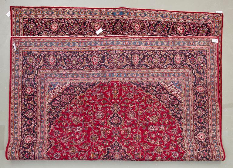 MATTA, sannolikt Keshan. Ca 390x285 cm.