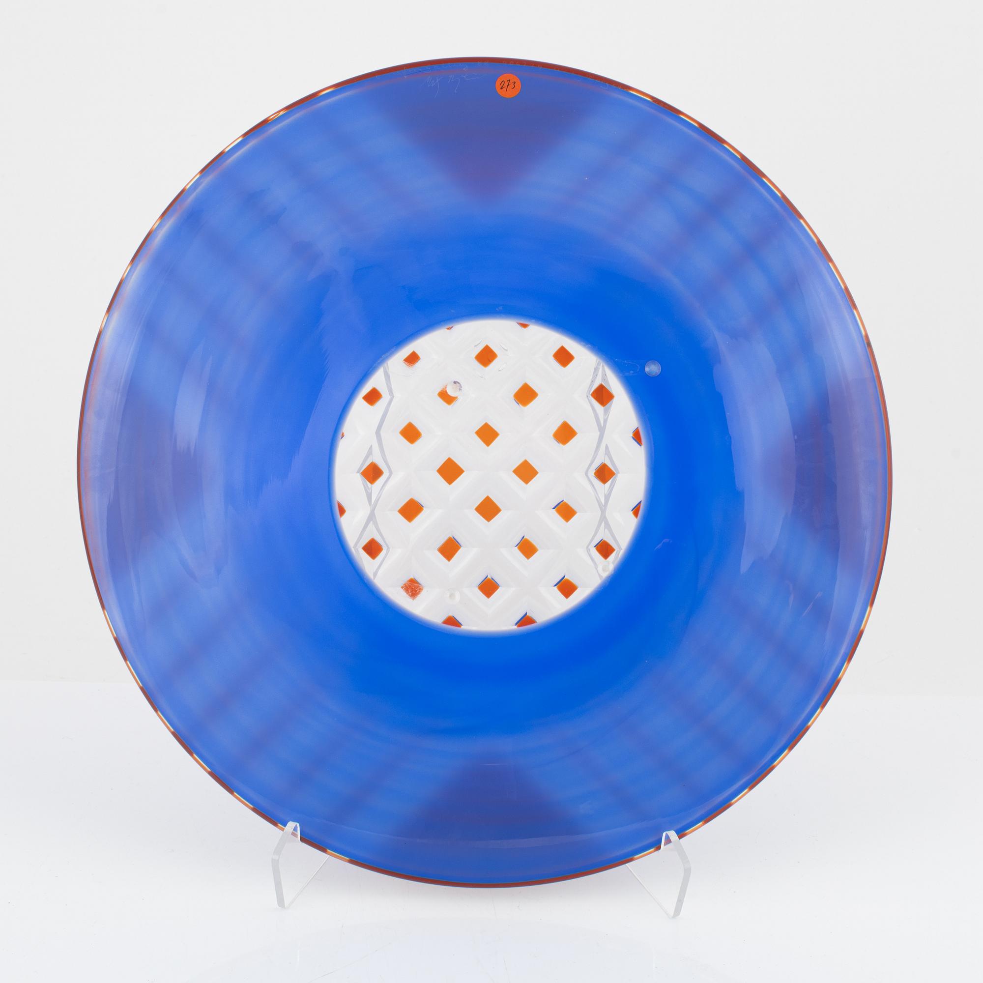 Matz Borgström, a dish, Orrefors Gallery, 1988.