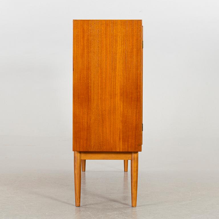 A SWEDISH MID 20TH CENTURY SIDEBOARD, H M Nordéns Möbelaffär.