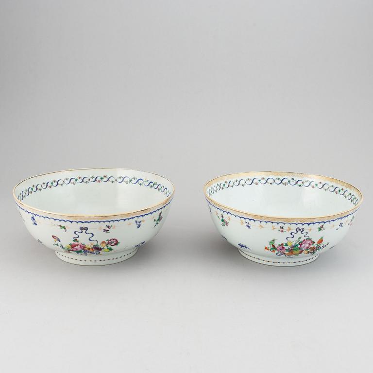 A pair of famille rose punch bowls, Qing dynasty, Qianlong (1736-95).