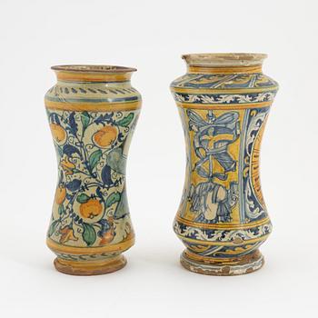 Two Albarello faience apothcahry jars, 16th/17th Century.