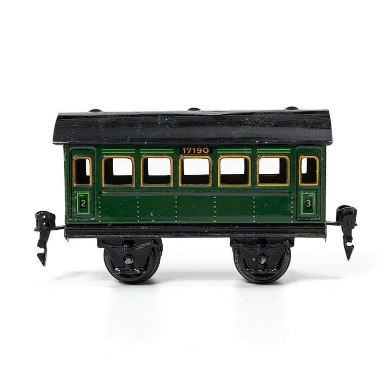 Märklin, 18 carriages and accessories, Germany, 1930s. 0 gauge.