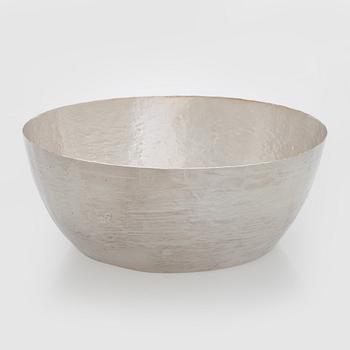 Tapio Wirkkala, A silver bowl, Kultakeskus Hämeenlinna 2007.