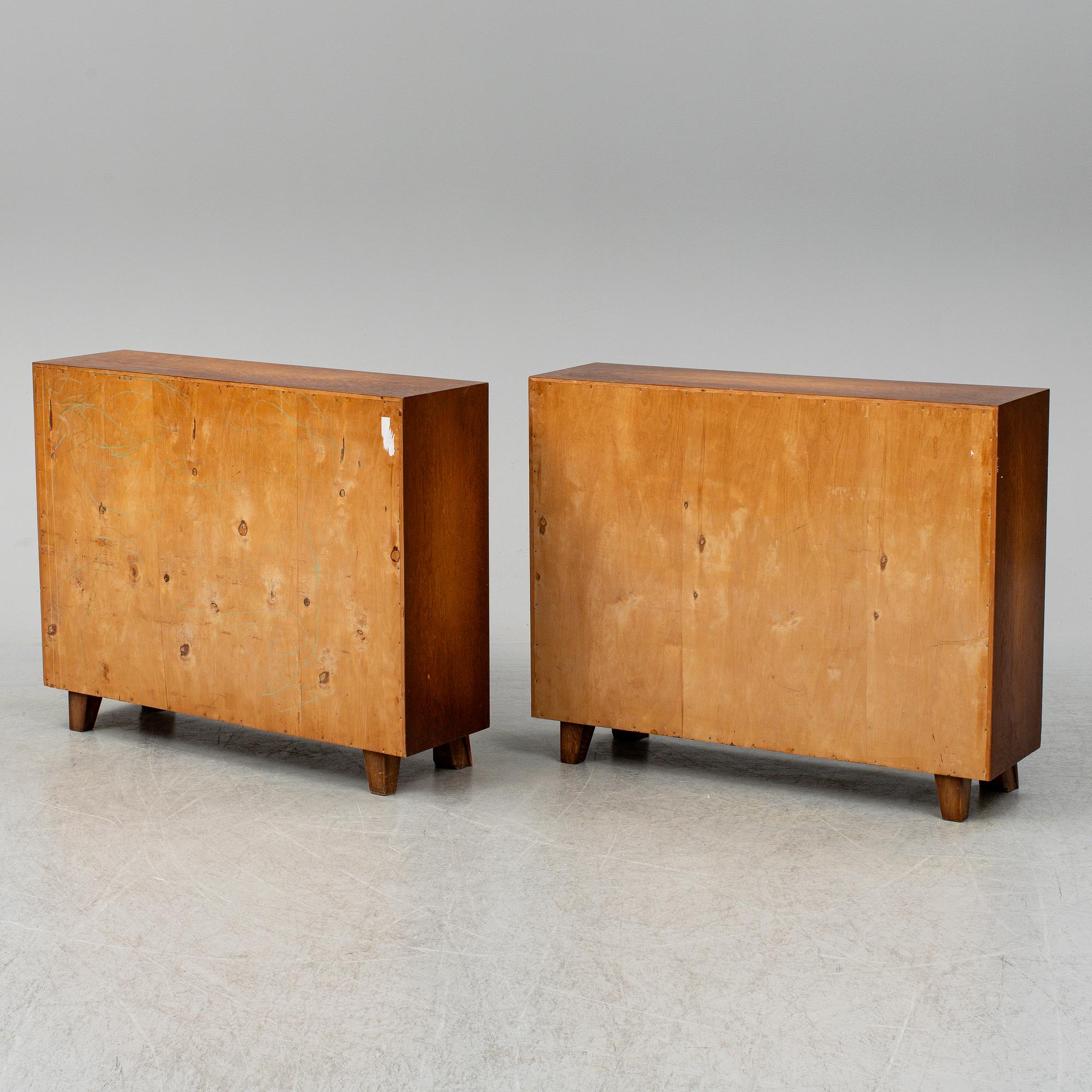 Carl Cederholm, bokhyllor ett par, för Firma Stil & Form, Stockholm 1940-/1950-tal.