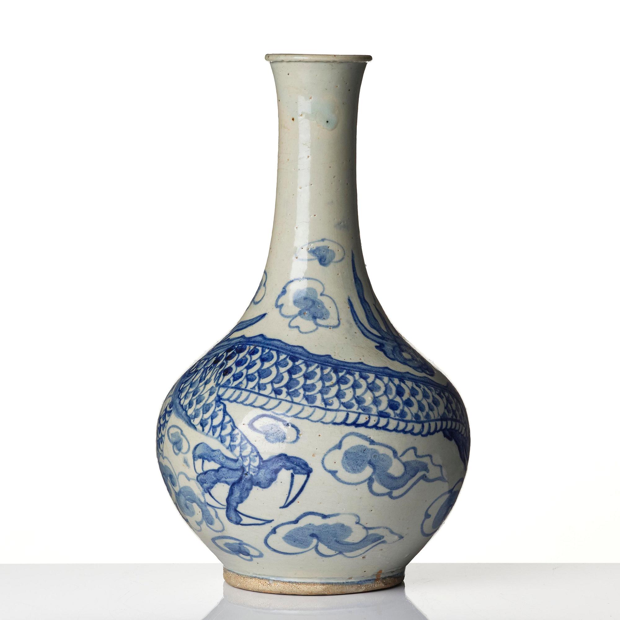 Vas, porslin. Korea, Joseon, 1800-tal.