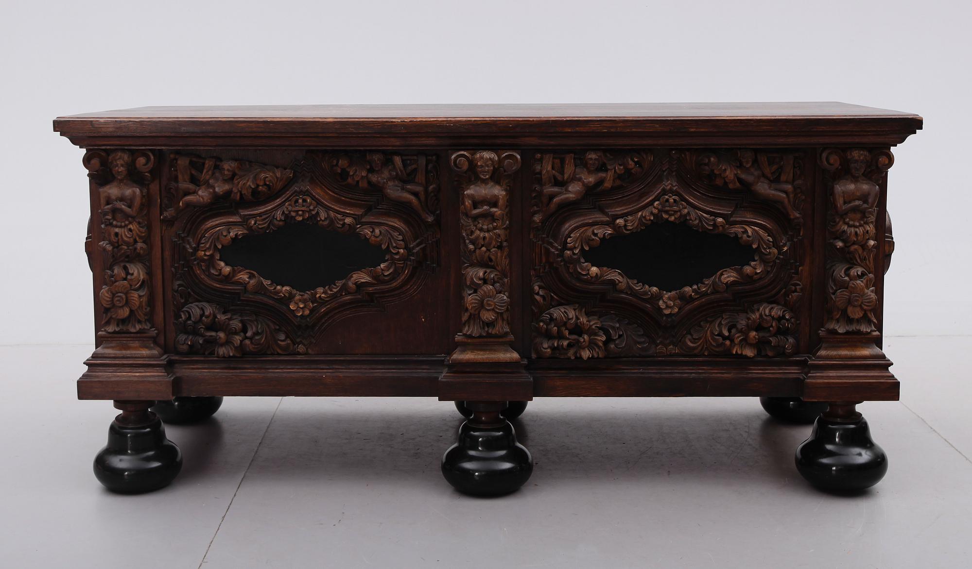 SIDEBORD, barockstil, 1900-talets första hälft.