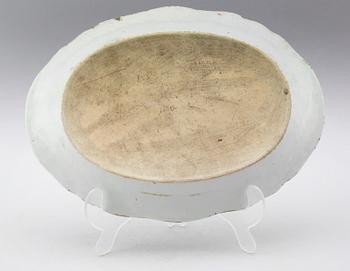 STEKFAT, porslin, Kina, Qianlong 1736-1795.