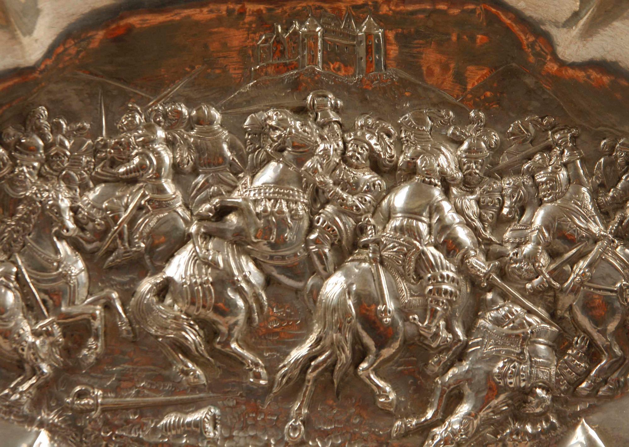 PRESENTERFAT, silver 800/1000 utländska stämplar. Barockstil.