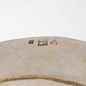 Serveringsfat, 2 st snarlika, silver, Tjeckoslovakien 1929-1941.