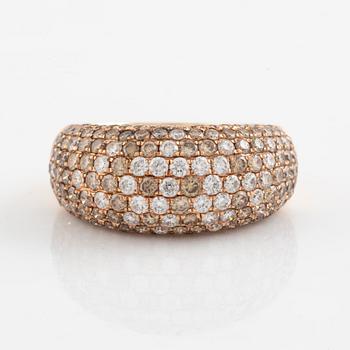 Brilliant cut diamond ring.