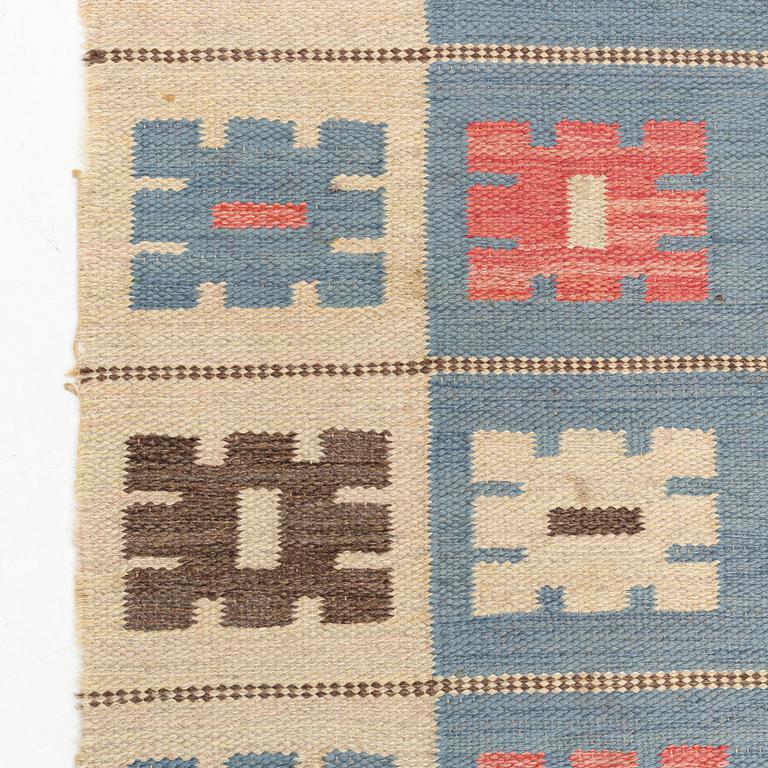 A carpet, flat weave, ca 340 x 223 cm, Sweden, the 1950s.