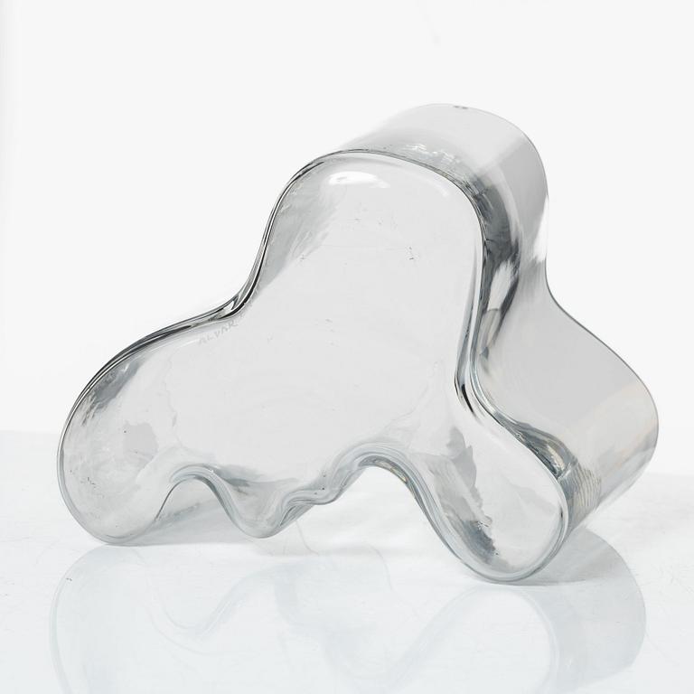 Alvar Aalto, a 'Savoy' glass vase, model 3030, Iittala, Finland.