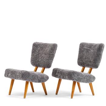 96. A pair of sheepskin lounge chairs, Norway, 1940s.