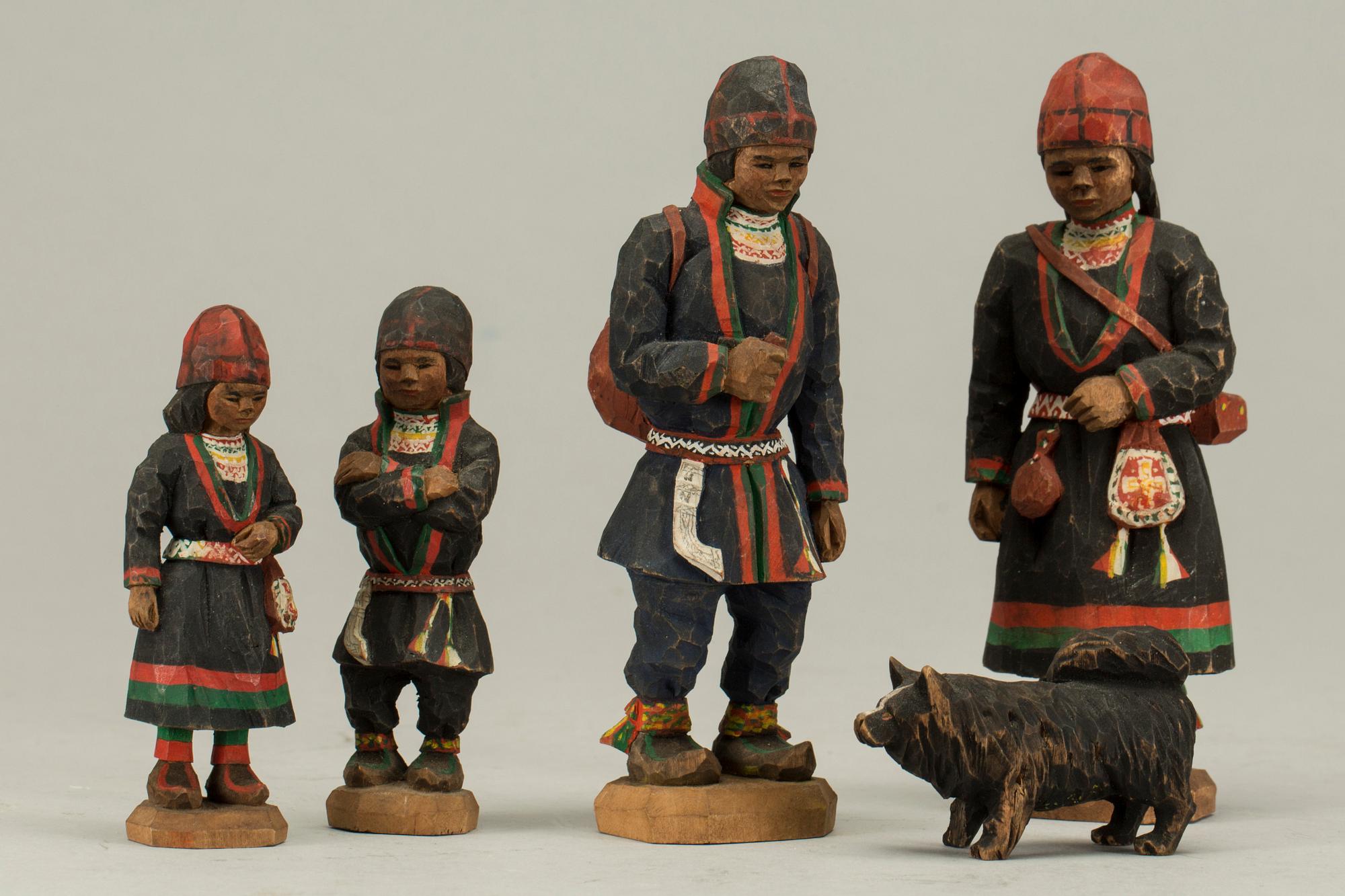 TORBORG LINDBERG-KARLSSON, figurer, 5 st, skuret trä, monogramsignerade. 1940-talets slut.