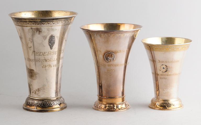 BÄGARE, 3 st, silver, C G Hallberg och GAB, Stockholm. Total vikt ca 514 g.